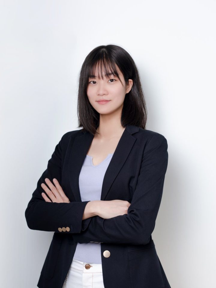 Piano teacher Ms Lilac Shi