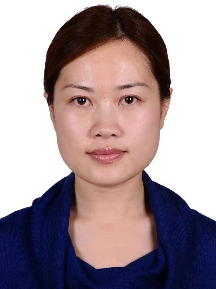 Piano teacher Ms Tianyi Liu